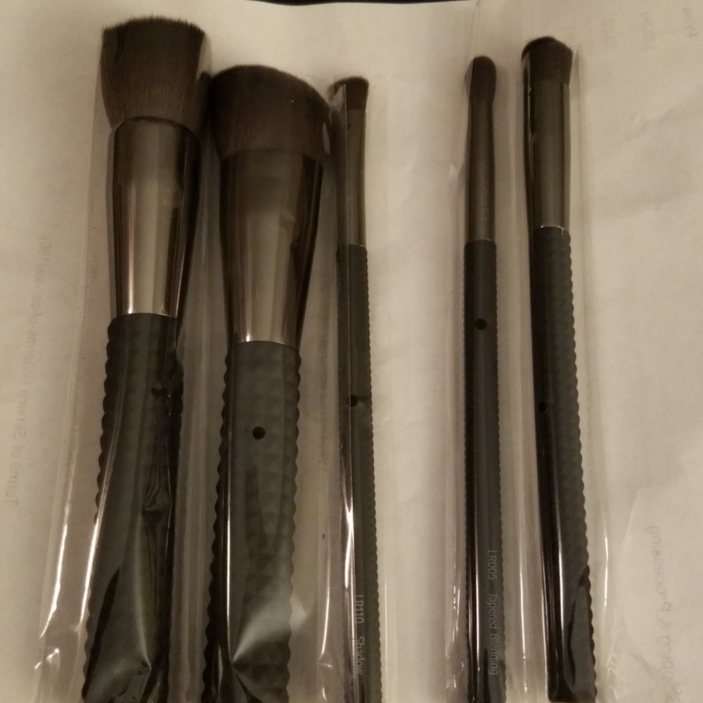 Laruce Brush set